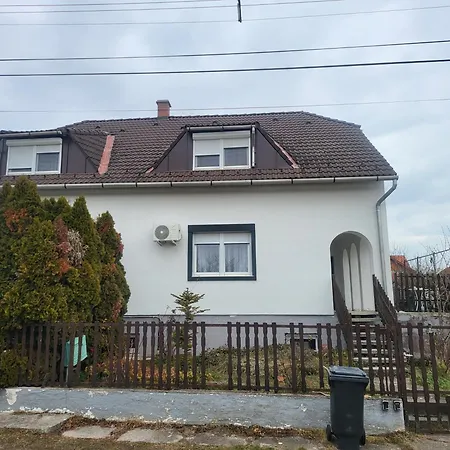 Apartment Kali Medence Kapuja 3 Zanka